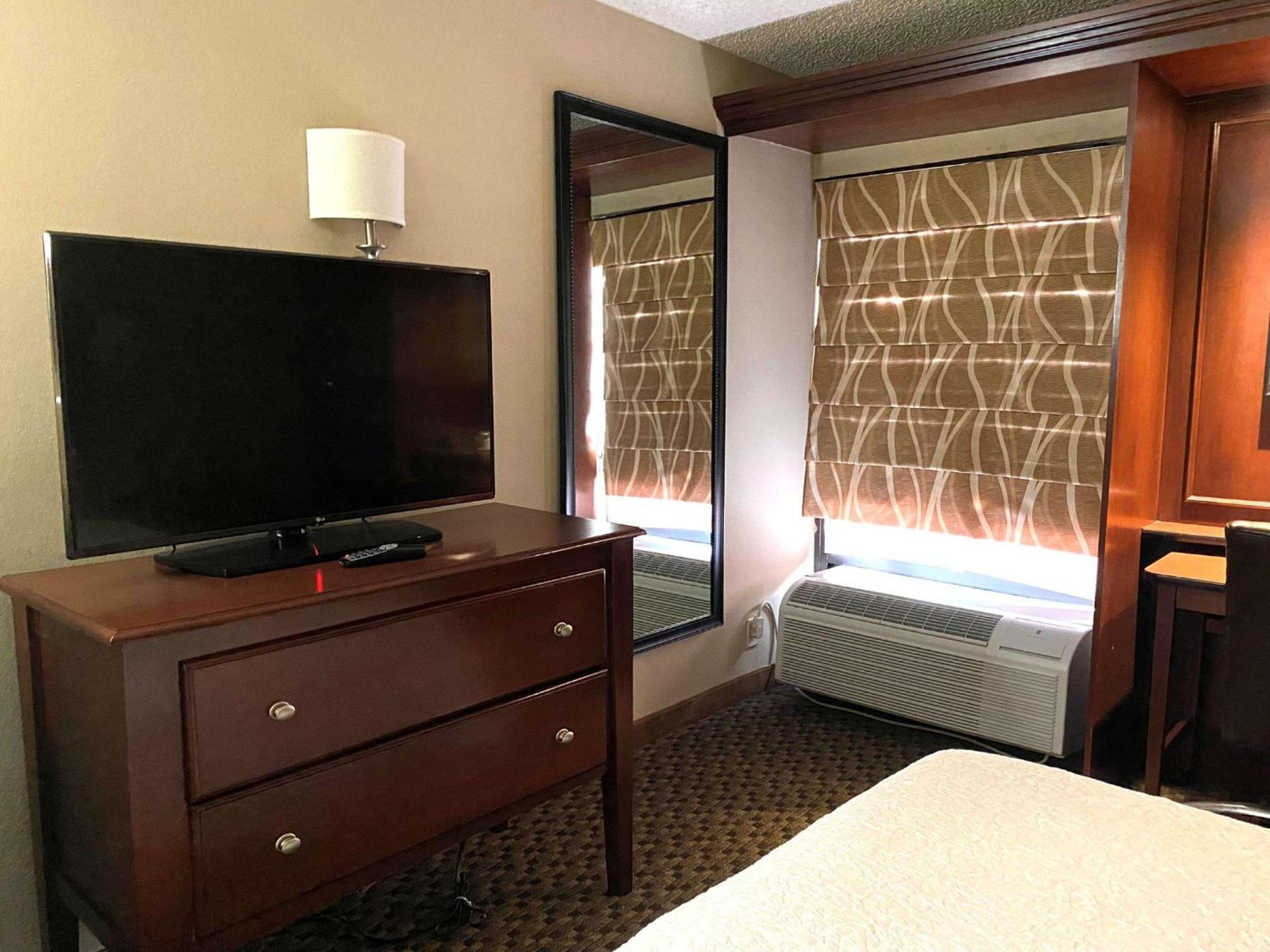 Hotel The Surestay Collection By Western 2*