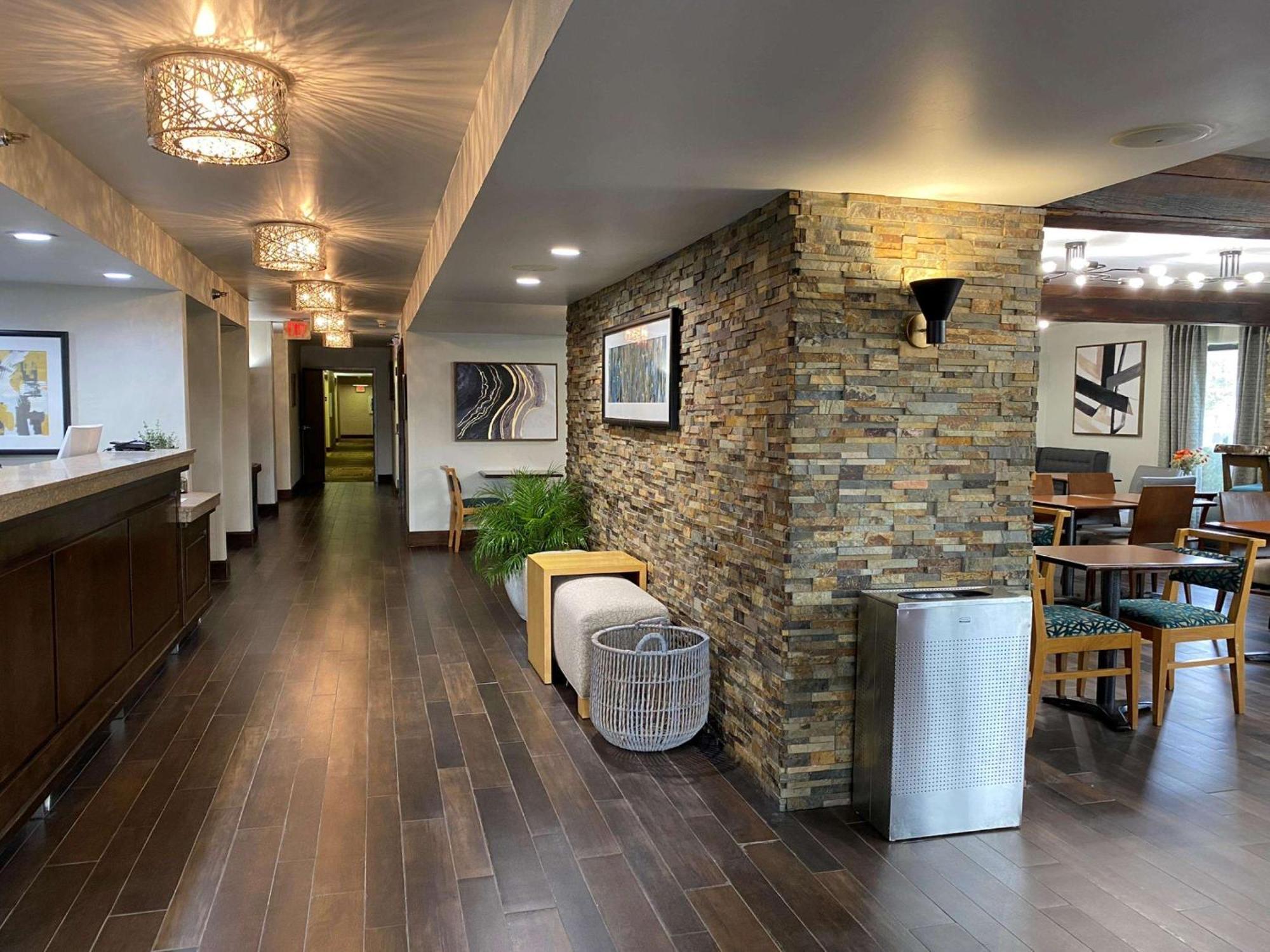 Hotel The Surestay Collection By Western